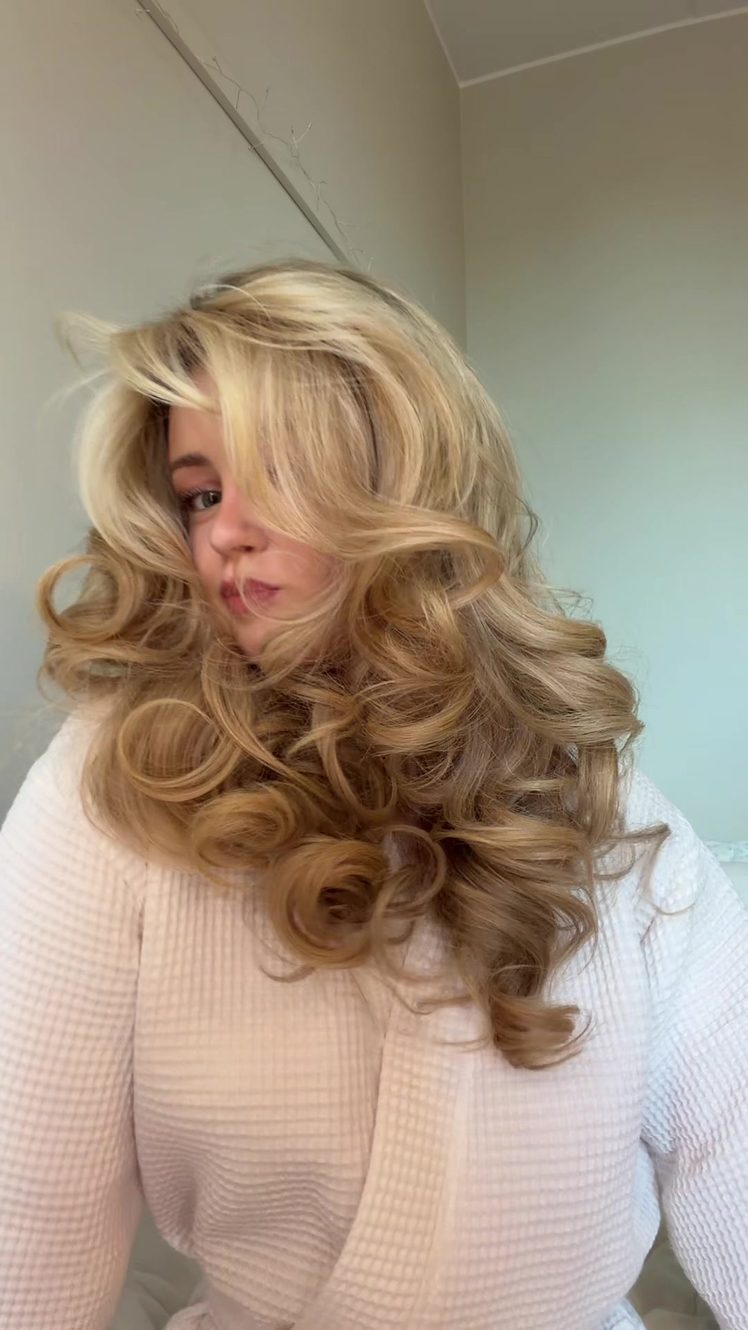 hair otd😽 #hairtok #blowout #styling #layers 