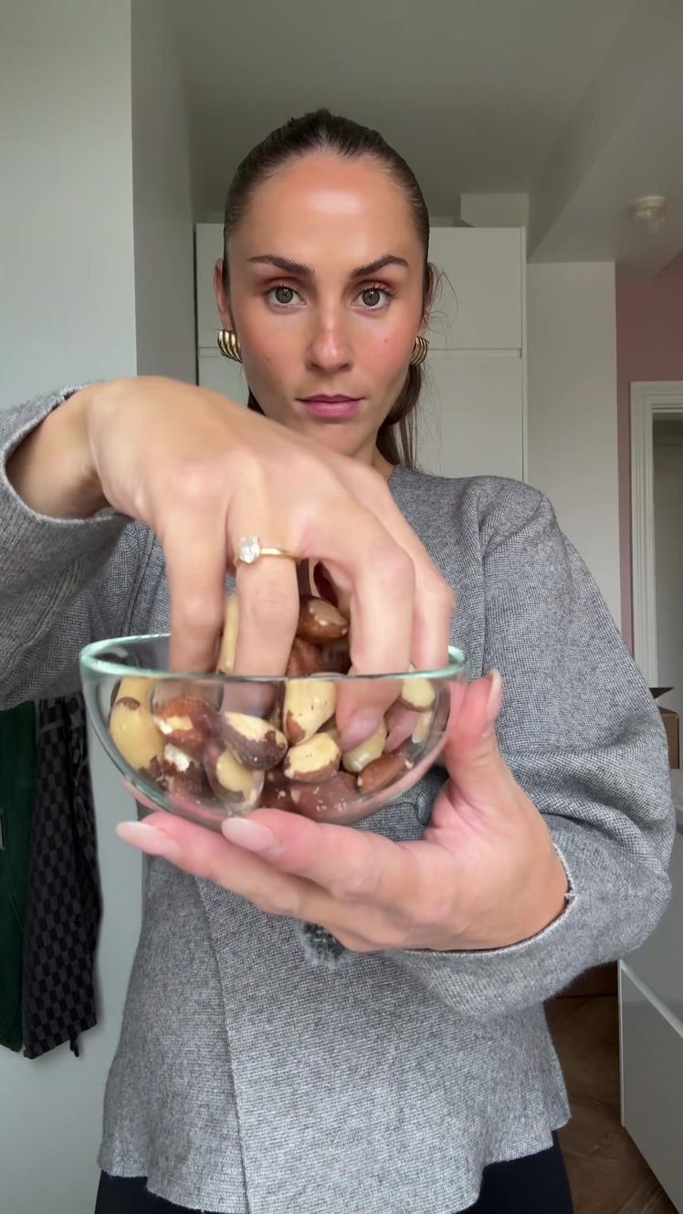 Kauneusvinkki, jota sun äiti EI oo kertonu sulle 📝 🧖🏻‍♀️💘 #kauneusvinkit #kauneusvinkki #hyvinvointi #guthealth #braziliannuts 