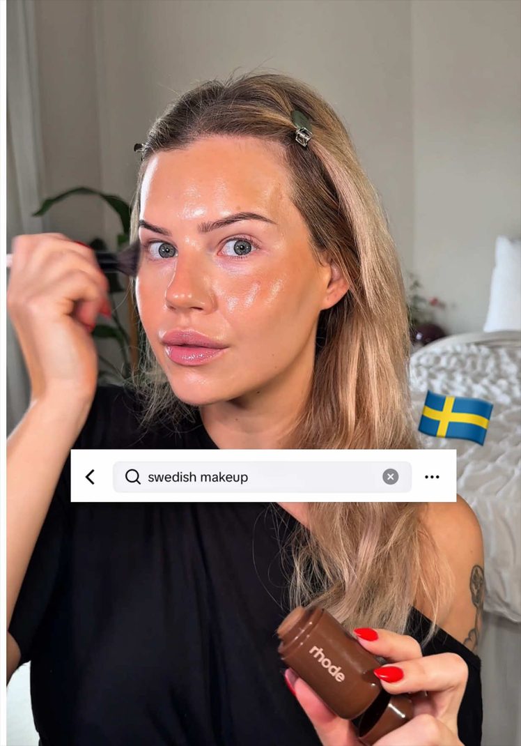 Så tydligen ska ditt smink bli som snyggast om du gör det enligt din nationalitet 👀 så idag gör vi Swedish Makeup 🤝🇸🇪 #swedishmakeup #scandinavianmakeup #scandimakeup #makeupstyle #makeuptag 