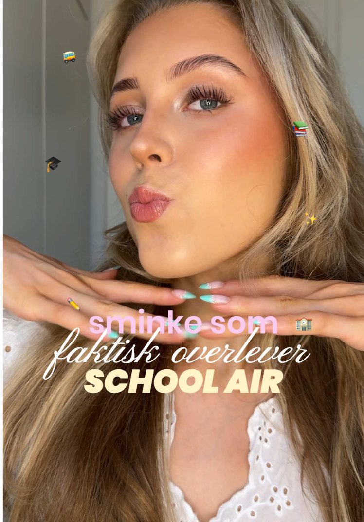 sminke som faktisk overlever school air🎓📚✏️ produkter: @Hanskin dd cream 32nw @Sophie Elise 💕 duo bronzer @Rare Beauty liquid blush «happy» @Kosas concealer «0.7c» @Anastasia Beverly Hills setting powdrr translucent & brow powder «medium brown» @imit8tion blush «pink» @KORRES highlighter @LENOITES mascara @Tweezerman UK lash curler @Jan Thomas Cosmetics setting spray of course @Jan Thomas lipstick sheer «01 envy» @Olehenriksen peptide lip treatment «strawberry sorbet glimmer» #schoolmakeup #schoolmakeuproutine #grwmforschool #getreadywithme #makeuptips 